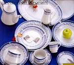 Porcelana blanca y azul.